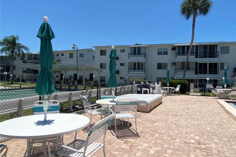 Condo in Bradenton, Florida, 1 bedroom  № 1369637 - photo 26