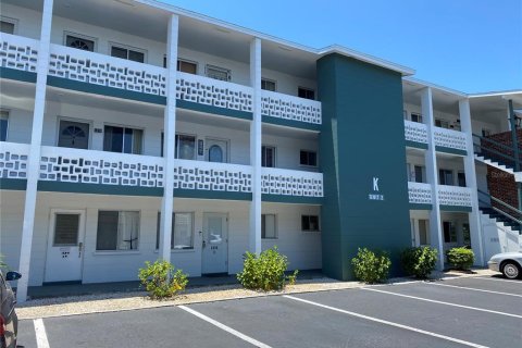 Condo in Bradenton, Florida, 1 bedroom  № 1369637 - photo 1