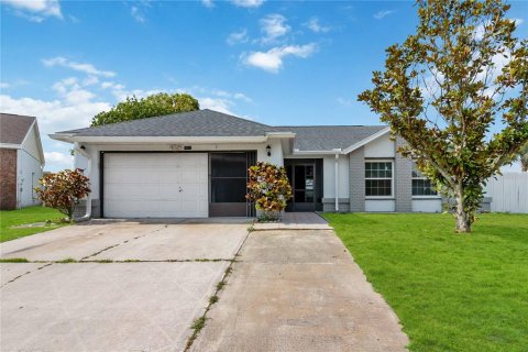 Villa ou maison à vendre à Kissimmee, Floride: 3 chambres, 125.98 m2 № 1369636 - photo 1