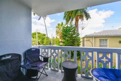 Condo in Miami Beach, Florida, 1 bedroom  № 1321609 - photo 13