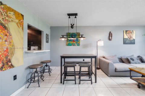 Condominio en venta en Miami Beach, Florida, 1 dormitorio, 74.69 m2 № 1321609 - foto 6