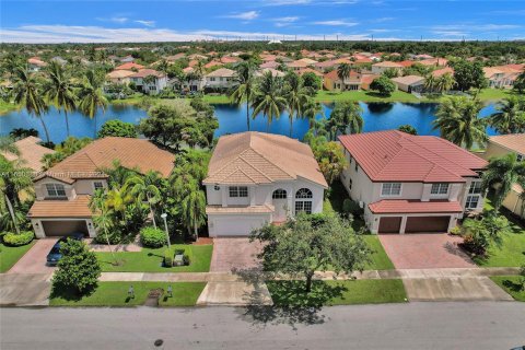 Villa ou maison à vendre à Miramar, Floride: 4 chambres, 281.4 m2 № 1345825 - photo 1