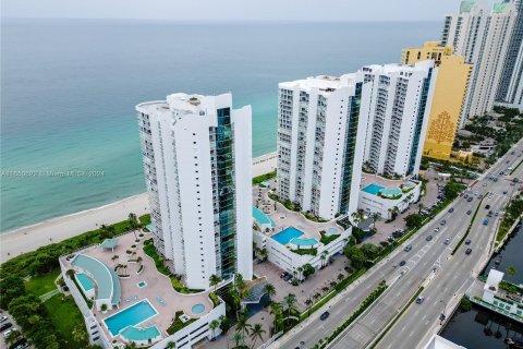 Condominio en venta en Sunny Isles Beach, Florida, 3 dormitorios, 231.33 m2 № 1345826 - foto 20