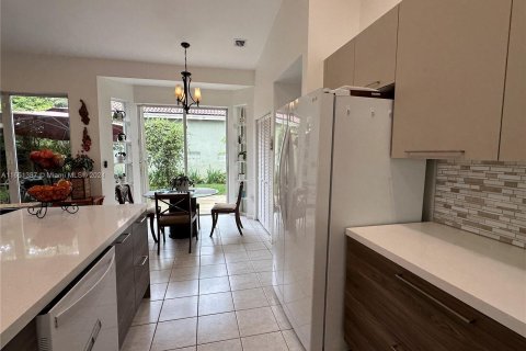 Casa en venta en Miami, Florida, 4 dormitorios, 233.28 m2 № 1345966 - foto 30