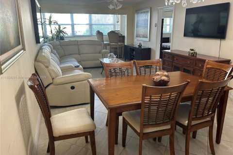 Copropriété à vendre à Hallandale Beach, Floride: 2 chambres, 92.9 m2 № 1289160 - photo 14