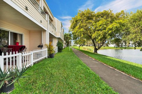 Condo in Lauderdale Lakes, Florida, 2 bedrooms  № 936454 - photo 20