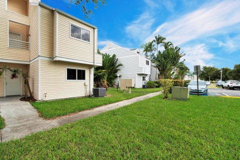 Copropriété à vendre à Lauderdale Lakes, Floride: 2 chambres, 94.76 m2 № 936454 - photo 11