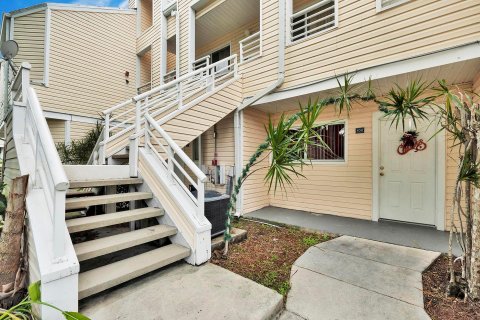 Condo in Lauderdale Lakes, Florida, 2 bedrooms  № 936454 - photo 10