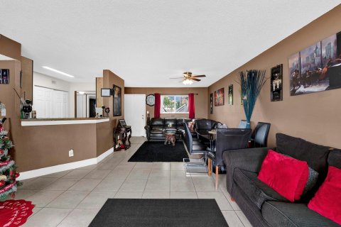 Copropriété à vendre à Lauderdale Lakes, Floride: 2 chambres, 94.76 m2 № 936454 - photo 29