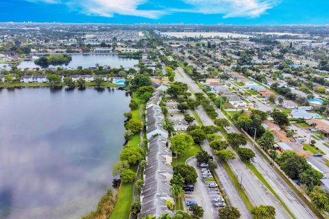 Copropriété à vendre à Lauderdale Lakes, Floride: 2 chambres, 94.76 m2 № 936454 - photo 4