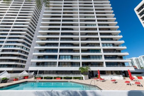 Condominio en venta en West Palm Beach, Florida, 3 dormitorios, 373.28 m2 № 701687 - foto 5