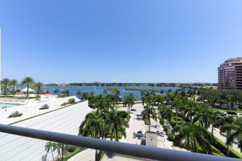 Copropriété à vendre à West Palm Beach, Floride: 3 chambres, 373.28 m2 № 701687 - photo 14