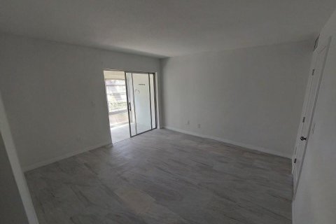 Condominio en venta en Stuart, Florida, 1 dormitorio, 64.66 m2 № 1152183 - foto 1