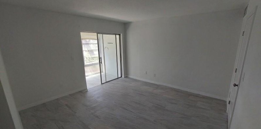 Condominio en Stuart, Florida, 1 dormitorio  № 1152183