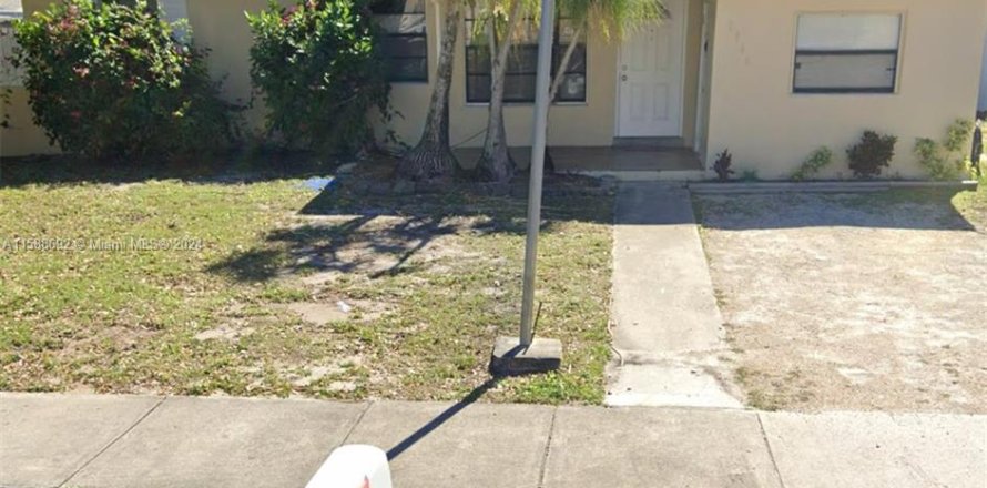 House in West Park, Florida 3 bedrooms, 139.73 sq.m. № 1177760