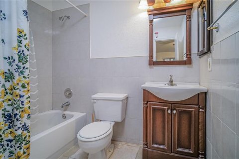 Dúplex en venta en Orlando, Florida, 5 dormitorios, 218.51 m2 № 1261490 - foto 4