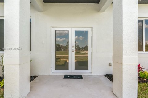 Casa en venta en Lehigh Acres, Florida, 3 dormitorios № 1091374 - foto 5