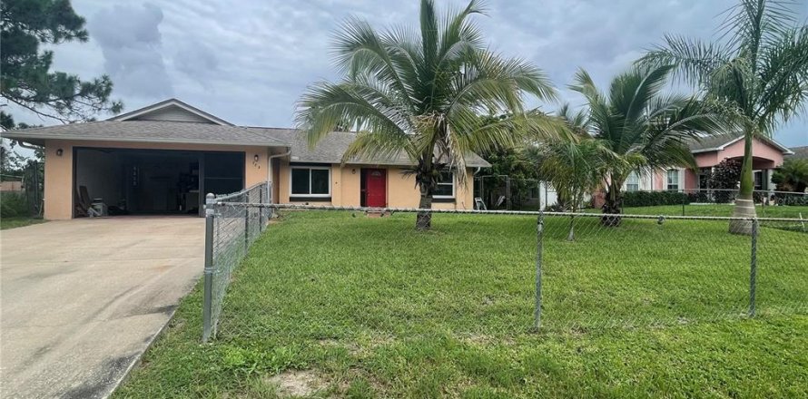 House in Palm Bay, Florida 3 bedrooms, 189.52 sq.m. № 1304144