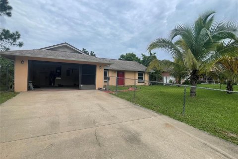 Villa ou maison à vendre à Palm Bay, Floride: 3 chambres, 189.52 m2 № 1304144 - photo 2