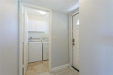 Townhouse in North Port, Florida 2 bedrooms, 121.42 sq.m. № 1279758 - photo 6