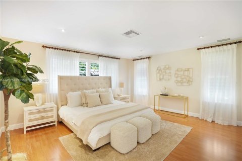 Casa en venta en Miami Lakes, Florida, 4 dormitorios, 266.44 m2 № 732529 - foto 13