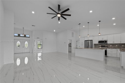 Casa en venta en LaBelle, Florida, 4 dormitorios, 188.68 m2 № 724056 - foto 2
