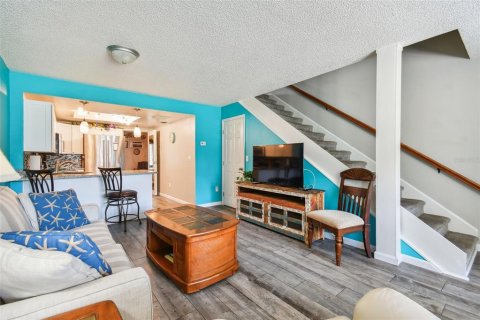 Condo in Lutz, Florida, 3 bedrooms  № 1289860 - photo 9