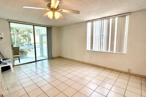 Copropriété à vendre à Tamarac, Floride: 2 chambres, 88.26 m2 № 1173153 - photo 20