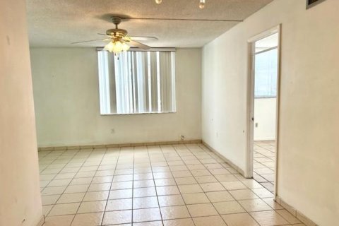 Condominio en venta en Tamarac, Florida, 2 dormitorios, 88.26 m2 № 1173153 - foto 21