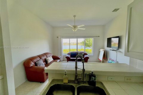 Touwnhouse à vendre à Homestead, Floride: 3 chambres, 172.24 m2 № 1138465 - photo 8