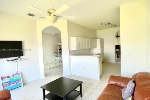 Townhouse in Homestead, Florida 3 bedrooms, 172.24 sq.m. № 1138465 - photo 10