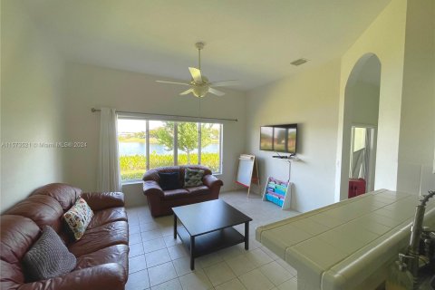 Townhouse in Homestead, Florida 3 bedrooms, 172.24 sq.m. № 1138465 - photo 7