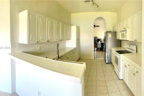 Townhouse in Homestead, Florida 3 bedrooms, 172.24 sq.m. № 1138465 - photo 14