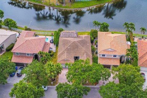 Casa en venta en Coconut Creek, Florida, 3 dormitorios, 199.93 m2 № 1139464 - foto 1
