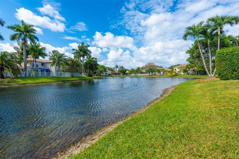 Villa ou maison à vendre à Coconut Creek, Floride: 3 chambres, 199.93 m2 № 1139464 - photo 4