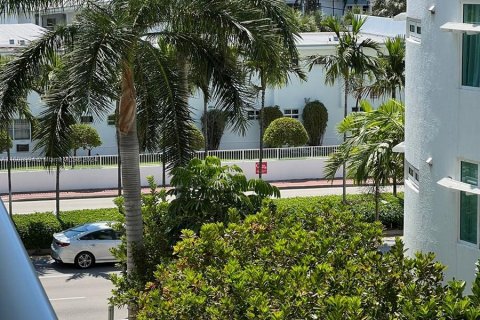 Condo in Miami Beach, Florida, 1 bedroom  № 1231046 - photo 3