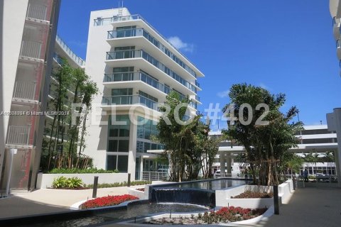 Condo in Miami Beach, Florida, 1 bedroom  № 1231046 - photo 28