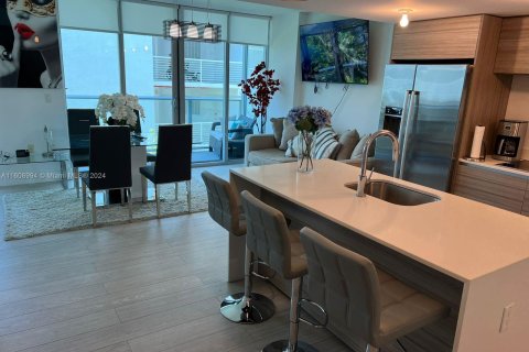 Condo in Miami Beach, Florida, 1 bedroom  № 1231046 - photo 23