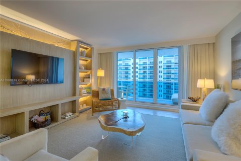 Condo in Miami Beach, Florida, 1 bedroom  № 1180743 - photo 1