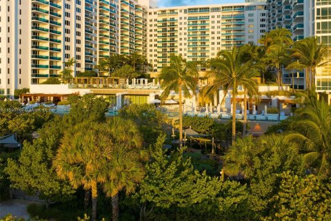 Condo in Miami Beach, Florida, 1 bedroom  № 1180743 - photo 25