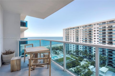 Condo in Miami Beach, Florida, 1 bedroom  № 1180743 - photo 19