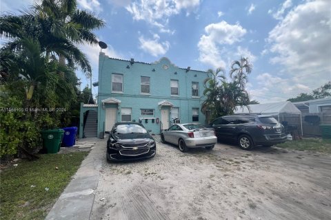 Propiedad comercial en venta en Miami, Florida, 251.86 m2 № 1173416 - foto 2