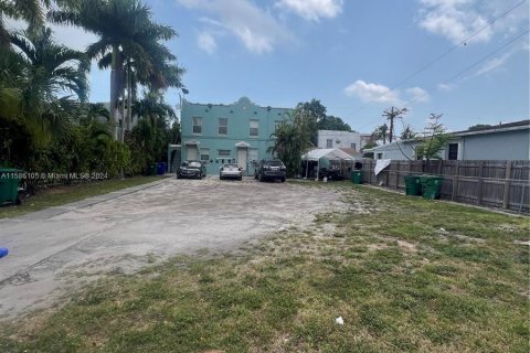 Propiedad comercial en venta en Miami, Florida, 251.86 m2 № 1173416 - foto 4