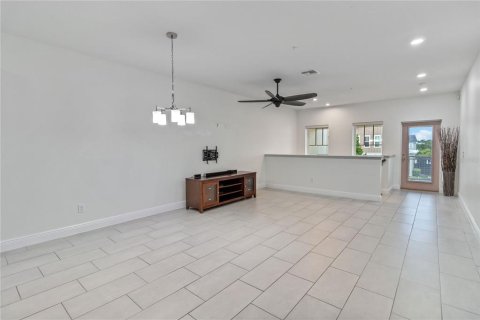 Townhouse in Orlando, Florida 2 bedrooms, 152.73 sq.m. № 1344319 - photo 10