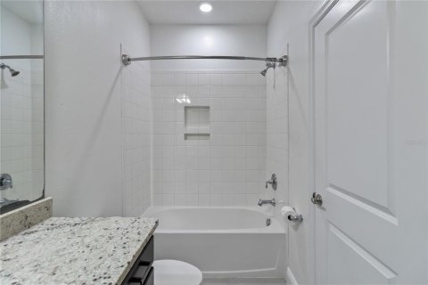 Townhouse in Orlando, Florida 2 bedrooms, 152.73 sq.m. № 1344319 - photo 20