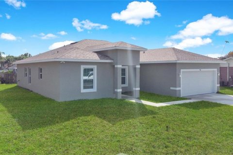 Villa ou maison à louer à Kissimmee, Floride: 4 chambres, 159.23 m2 № 1386367 - photo 2