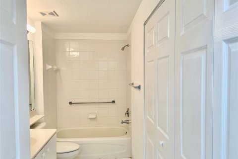 Condo in Fort Lauderdale, Florida, 2 bedrooms  № 1182291 - photo 25