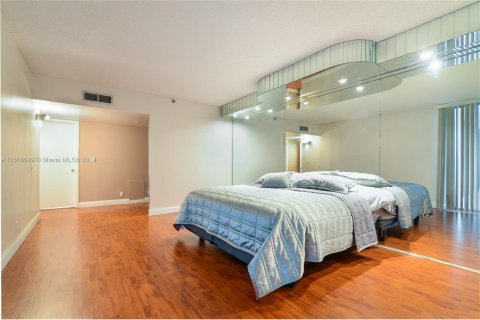 Condo in Aventura, Florida, 2 bedrooms  № 929606 - photo 12