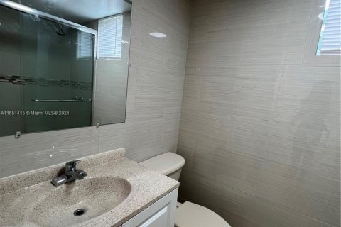 Apartamento en alquiler en Miami, Florida, 3 dormitorios, 112.23 m2 № 1345647 - foto 19