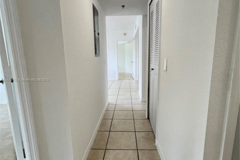 Apartamento en alquiler en Miami, Florida, 3 dormitorios, 112.23 m2 № 1345647 - foto 30